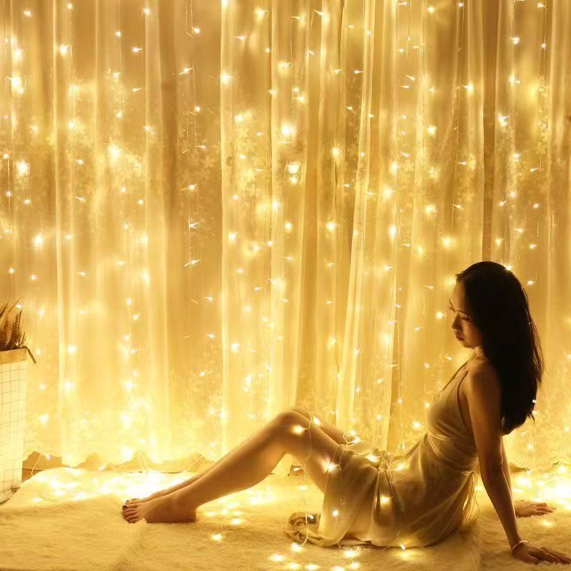 ✨🎄 【Descuento limitado -50%】Nuevas cortinas de luces LED con control remoto USB, perfectas para crear un ambiente cálido y decorativo.