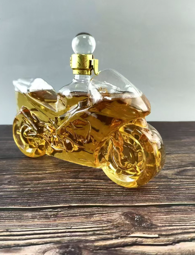 🚗 Kreatywna szklana butelka na whisky w stylu motoryzacyjnym – 🔥 50% zniżki · Oferta limitowana