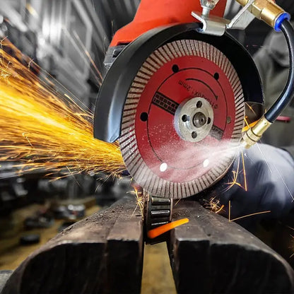 🔧 50% ZĽAVA PO OBMEDZENÚ DOBU! ✨ Vodný postrekovač na odstraňovanie prachu z rezacích strojov: dva režimy striekania, flexibilná hliníková trubica, odolný voči hrdzi 💧
